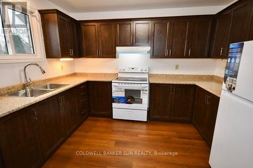 17 - 160 Conway Drive, London, ON - Indoor Photo Showing Kitchen With Double Sink