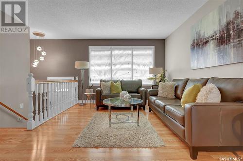 34 Markwell Drive, Regina, SK - Indoor Photo Showing Living Room