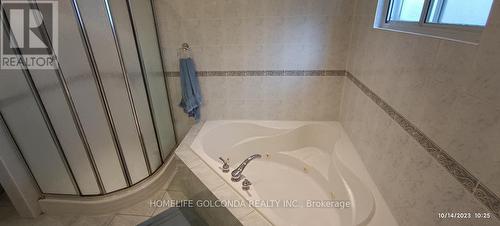 35 Grangemill Crescent, Toronto, ON - Indoor Photo Showing Bathroom