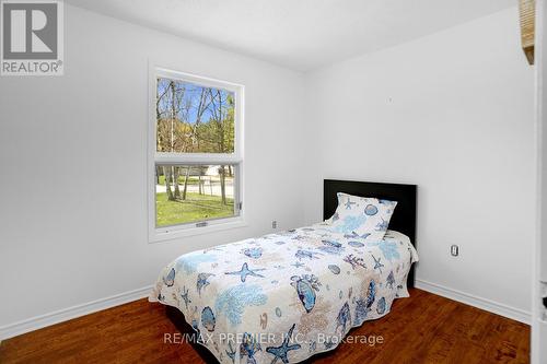 752 Pinegrove Avenue, Innisfil, ON - Indoor Photo Showing Bedroom