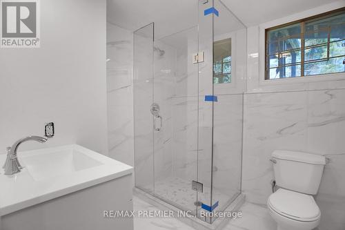 752 Pinegrove Avenue, Innisfil, ON - Indoor Photo Showing Bathroom