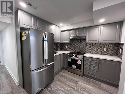 343 Primrose Crescent W, Milton, ON - Indoor Photo Showing Kitchen With Upgraded Kitchen
