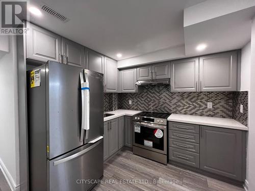 343 Primrose Crescent W, Milton, ON - Indoor Photo Showing Kitchen With Upgraded Kitchen