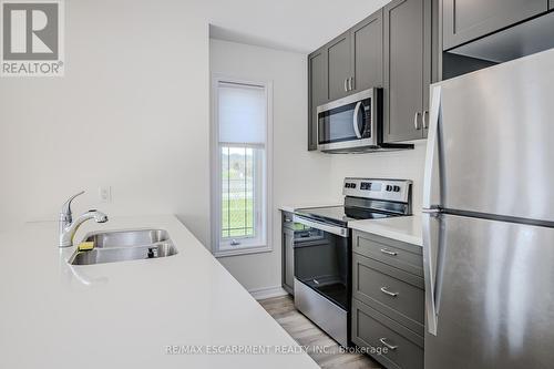 11 Rachel Drive, Hamilton, ON - Indoor Photo Showing Kitchen With Double Sink
