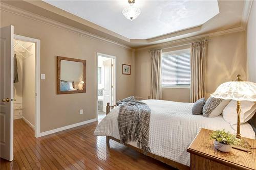 238 Hepburn Crescent, Hamilton, ON - Indoor Photo Showing Bedroom
