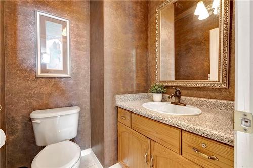 238 Hepburn Crescent, Hamilton, ON - Indoor Photo Showing Bathroom