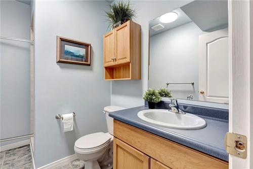 238 Hepburn Crescent, Hamilton, ON - Indoor Photo Showing Bathroom