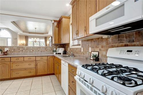 238 Hepburn Crescent, Hamilton, ON - Indoor Photo Showing Kitchen With Double Sink
