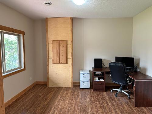 4995 Ponderosa Crescent, Canal Flats, BC - Indoor Photo Showing Office