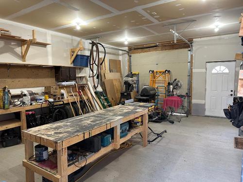 4995 Ponderosa Crescent, Canal Flats, BC - Indoor Photo Showing Garage