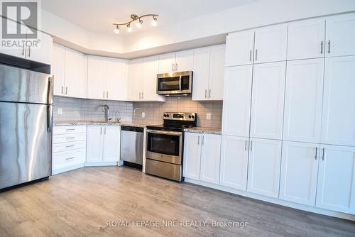 506 - 560 North Service Road, Grimsby, ON - Indoor Photo Showing Kitchen