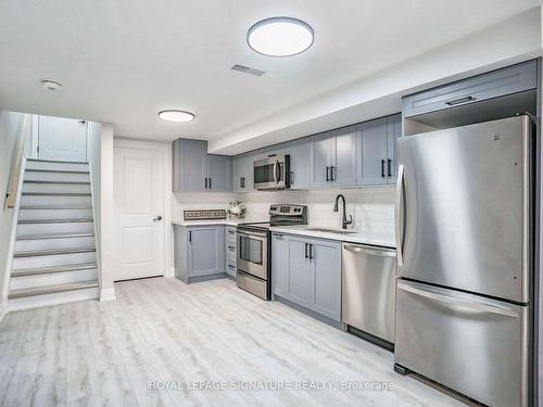 480 Browning St, Oshawa, ON - Indoor Photo Showing Kitchen With Stainless Steel Kitchen