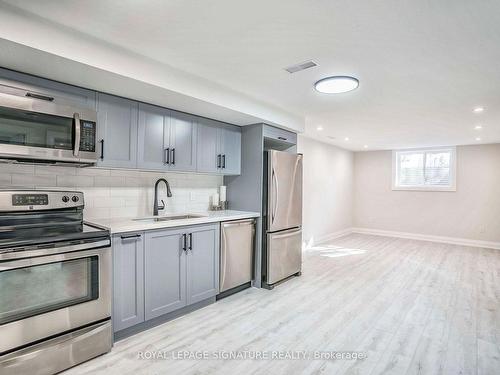 480 Browning St, Oshawa, ON - Indoor Photo Showing Kitchen With Stainless Steel Kitchen