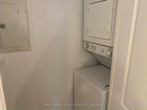 704-745 New Westminster Dr, Vaughan, ON - Indoor Photo Showing Laundry Room