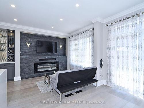 8 Catalpa Cres, Vaughan, ON - Indoor With Fireplace