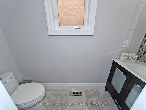 8 Catalpa Cres, Vaughan, ON - Indoor Photo Showing Bathroom