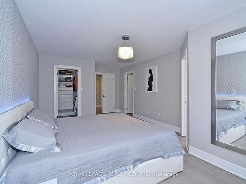 8 Catalpa Cres, Vaughan, ON - Indoor Photo Showing Bedroom