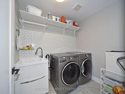 8 Catalpa Cres, Vaughan, ON - Indoor Photo Showing Laundry Room