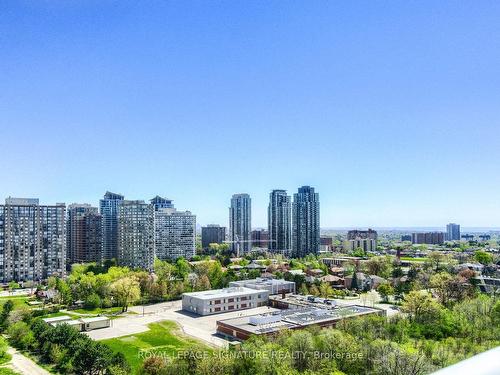1402-223 Webb Dr, Mississauga, ON - Outdoor With View