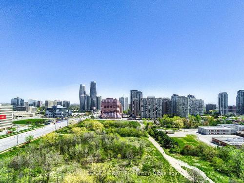 1402-223 Webb Dr, Mississauga, ON - Outdoor With View