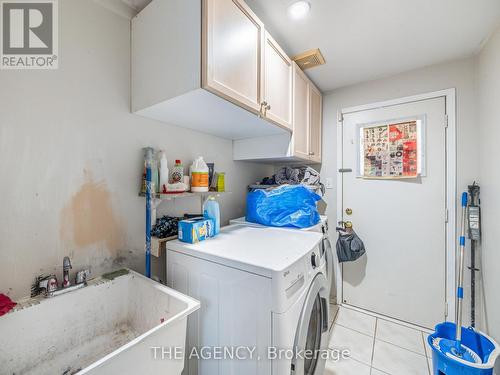 44 Kershaw Street, Brampton, ON - Indoor Photo Showing Laundry Room