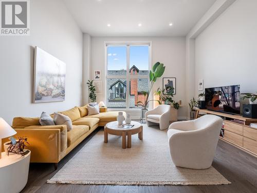 11 - 169 Jones Avenue, Toronto, ON - Indoor Photo Showing Living Room