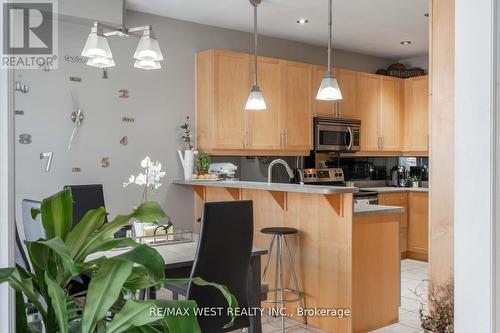 50 Riel Drive, Richmond Hill, ON - Indoor Photo Showing Kitchen