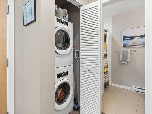 202-767 Tyee Rd, Victoria, BC - Indoor Photo Showing Laundry Room