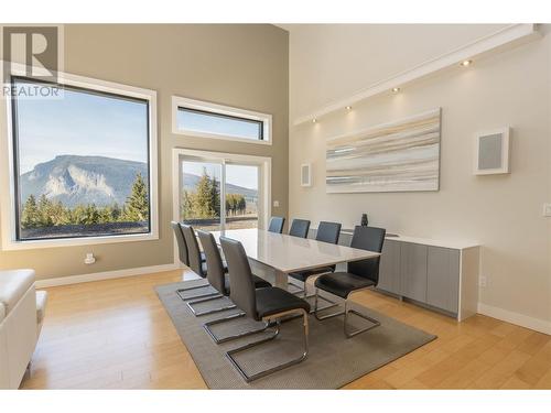 6250 60 Avenue Ne, Salmon Arm, BC - Indoor Photo Showing Dining Room