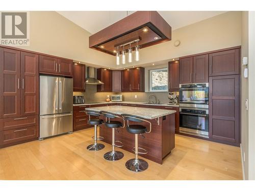 6250 60 Avenue Ne, Salmon Arm, BC - Indoor Photo Showing Kitchen With Upgraded Kitchen