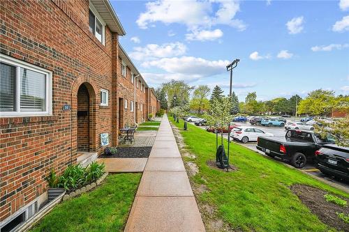 125 Livingston Avenue|Unit #16, Grimsby, ON - Outdoor