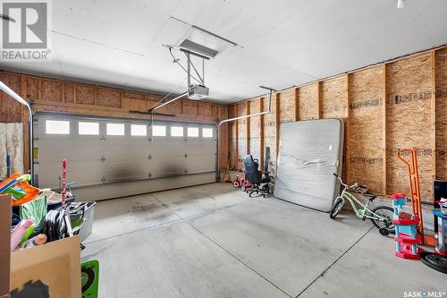 4505 Padwick Avenue, Regina, SK - Indoor Photo Showing Garage