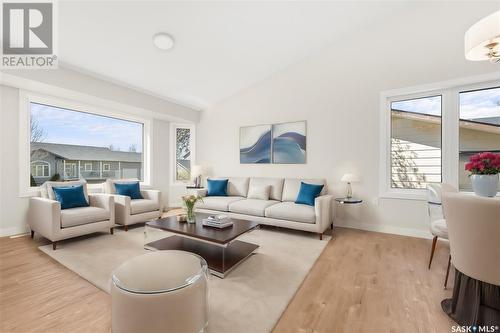 107 Valleyview Drive, Caronport, SK - Indoor Photo Showing Living Room