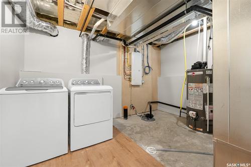 107 Valleyview Drive, Caronport, SK - Indoor Photo Showing Laundry Room