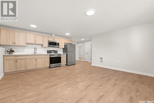 107 Valleyview Drive, Caronport, SK - Indoor Photo Showing Kitchen