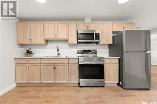 107 Valleyview Drive, Caronport, SK - Indoor Photo Showing Kitchen