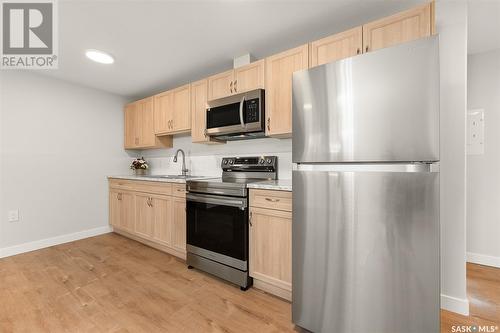 107 Valleyview Drive, Caronport, SK - Indoor Photo Showing Kitchen