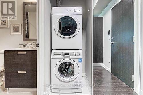 1701 - 11 Bogert Avenue, Toronto, ON - Indoor Photo Showing Laundry Room