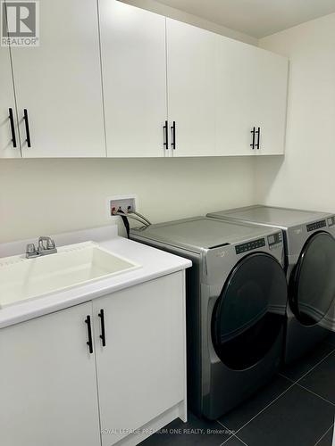 11 Verbena Street, East Gwillimbury, ON - Indoor Photo Showing Laundry Room