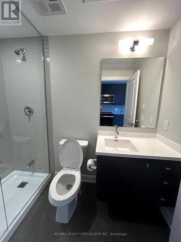 525 - 3220 William Coltson Avenue, Oakville, ON - Indoor Photo Showing Bathroom