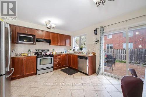 60 Horizon Street, Brampton, ON - Indoor Photo Showing Kitchen With Stainless Steel Kitchen