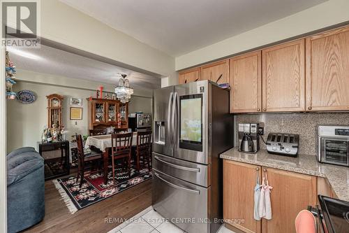 3095 Caulfield Crescent, Mississauga, ON - Indoor Photo Showing Kitchen