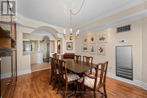 Ph102 - 325 Webb Drive, Mississauga, ON - Indoor Photo Showing Dining Room
