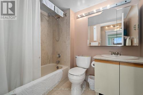 Ph102 - 325 Webb Drive, Mississauga, ON - Indoor Photo Showing Bathroom