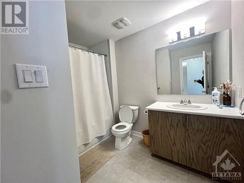 329 Trammel Road, Richmond, ON - Indoor Photo Showing Bathroom