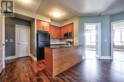 1502 - 330 Burnhamthorpe Road W, Mississauga, ON - Indoor Photo Showing Kitchen With Double Sink