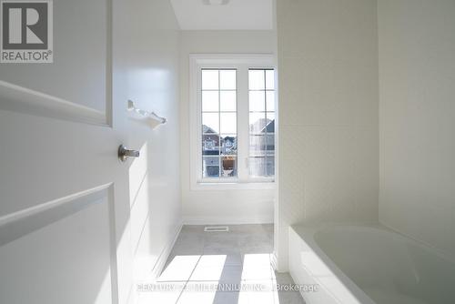 49 Horizon Avenue, Cavan Monaghan, ON - Indoor Photo Showing Bathroom