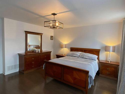 Master bedroom - 7430 Rue Liege, Brossard, QC - Indoor Photo Showing Bedroom
