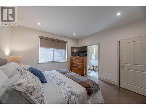 1952 Harris Drive, Penticton, BC - Indoor Photo Showing Bedroom