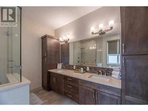 1952 Harris Drive, Penticton, BC - Indoor Photo Showing Bathroom